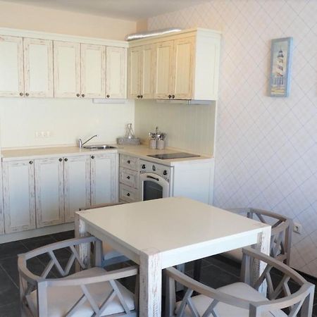Captain'S Island Deluxe Chernomorets Exterior photo