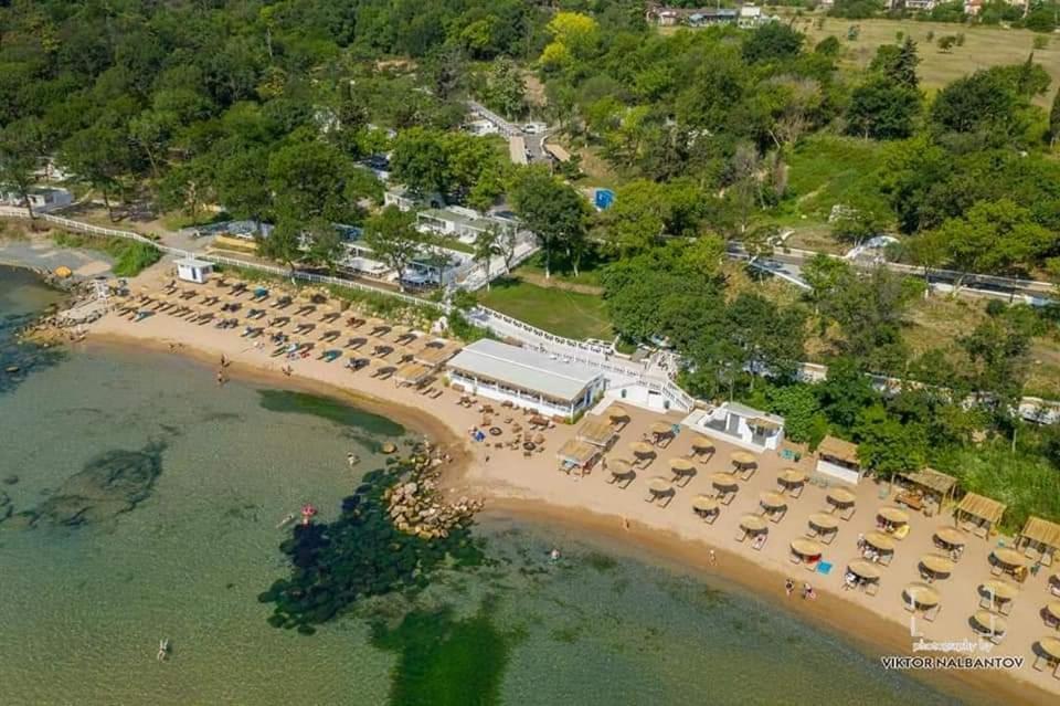 Captain'S Island Deluxe Chernomorets Exterior photo
