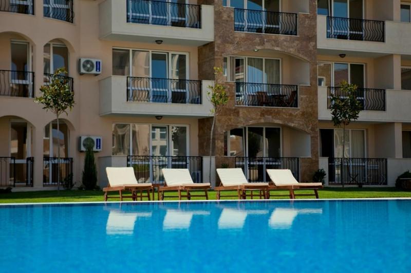 Captain'S Island Deluxe Chernomorets Exterior photo